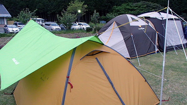 ＦＡＬ４とモンベルの小型タープ